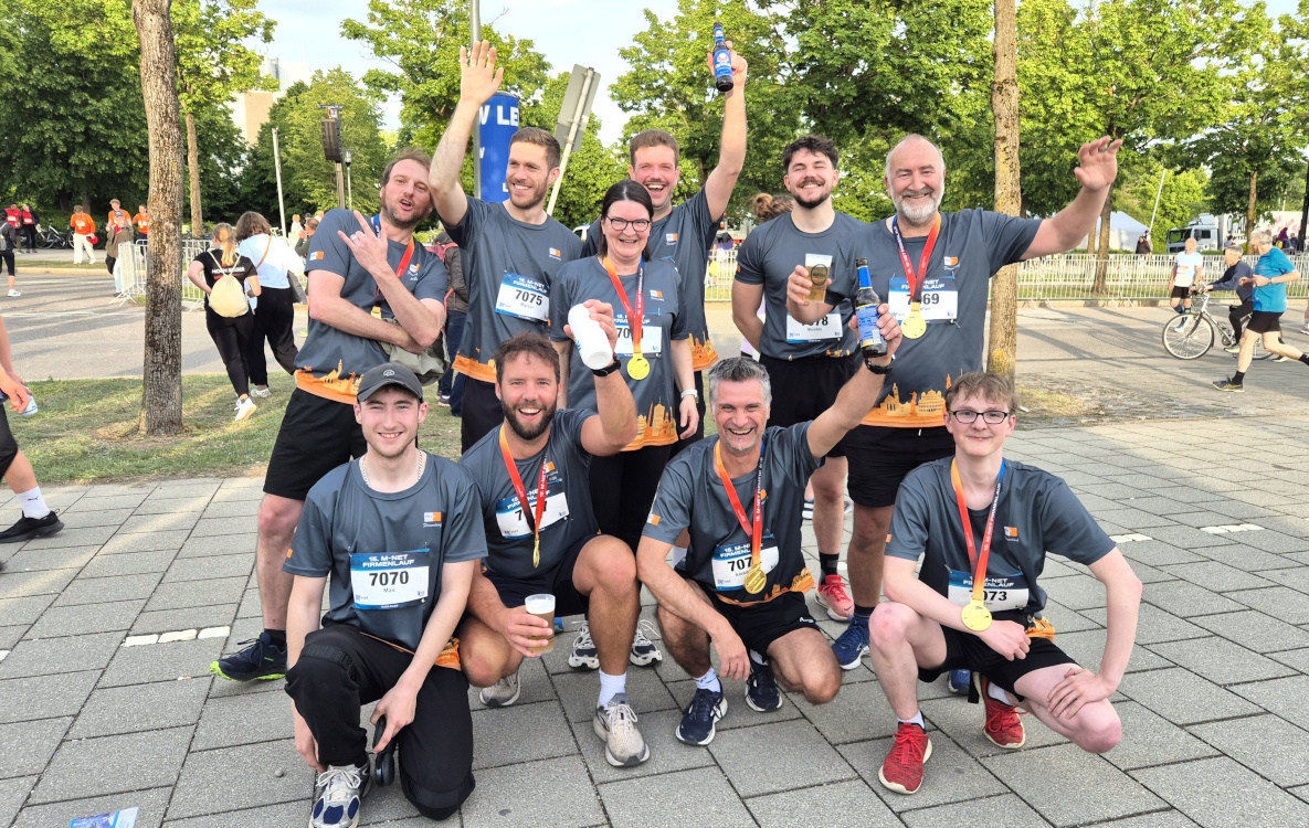 Gruppenfoto von m+e consult beim Firmenlauf